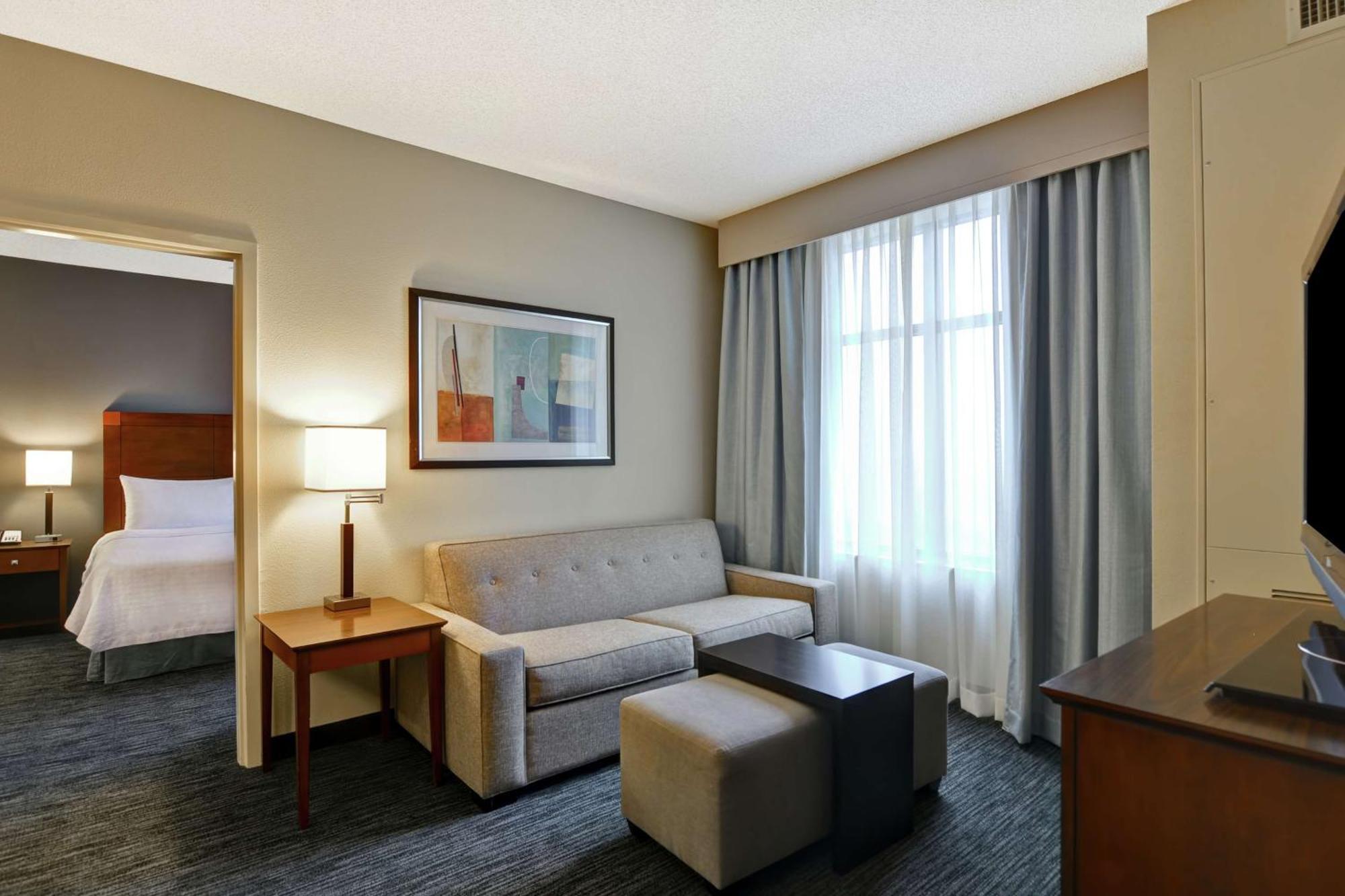 โฮมวูดสวีท บายฮิลตัน โมไบล์อีสต์เบย์ แดฟเน โฮเต็ล Hotel แดฟนี ภายนอก รูปภาพ