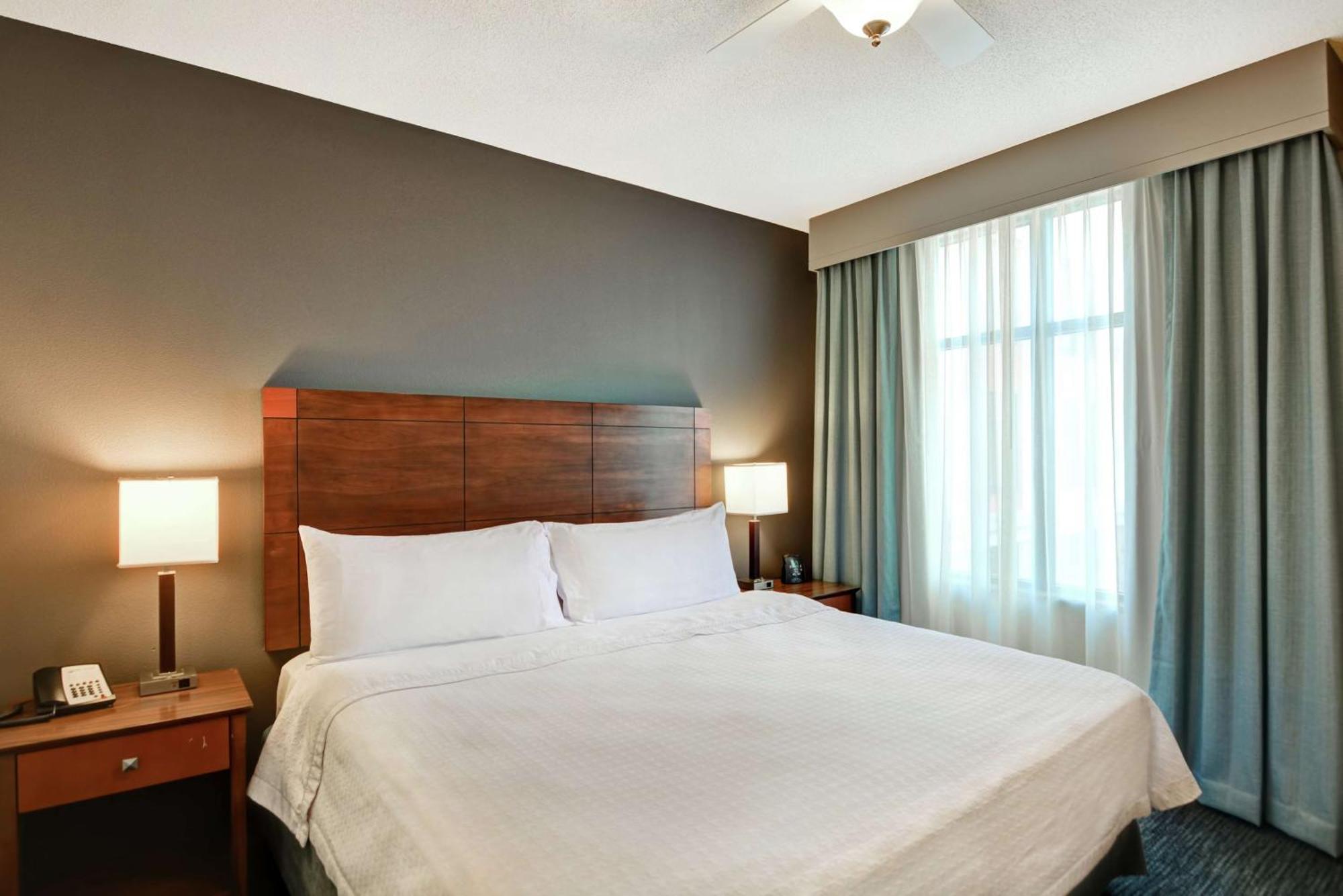 โฮมวูดสวีท บายฮิลตัน โมไบล์อีสต์เบย์ แดฟเน โฮเต็ล Hotel แดฟนี ภายนอก รูปภาพ