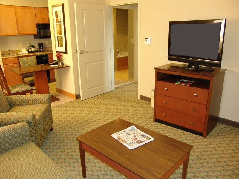 โฮมวูดสวีท บายฮิลตัน โมไบล์อีสต์เบย์ แดฟเน โฮเต็ล Hotel แดฟนี ห้อง รูปภาพ