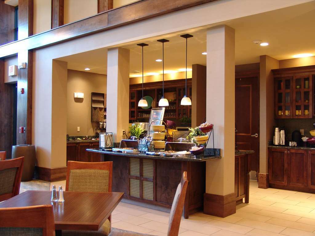 โฮมวูดสวีท บายฮิลตัน โมไบล์อีสต์เบย์ แดฟเน โฮเต็ล Hotel แดฟนี ร้านอาหาร รูปภาพ